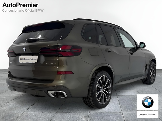 BMW X5 xDrive50e color Marrón. Año 2025. 360KW(489CV). Híbrido Electro/Gasolina. En concesionario Auto Premier, S.A. - MADRID de Madrid