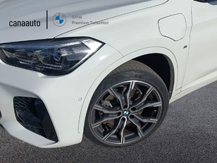 BMW X1 xDrive25e color Blanco. Año 2021. 162KW(220CV). Híbrido Electro/Gasolina. En concesionario TACO de Sta. C. Tenerife