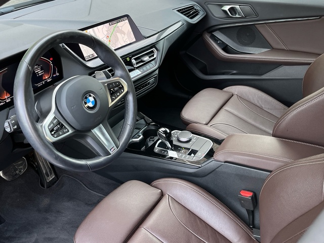 BMW Serie 2 218d Gran Coupe color Negro. Año 2024. 110KW(150CV). Diésel. En concesionario Celtamotor Vigo de Pontevedra