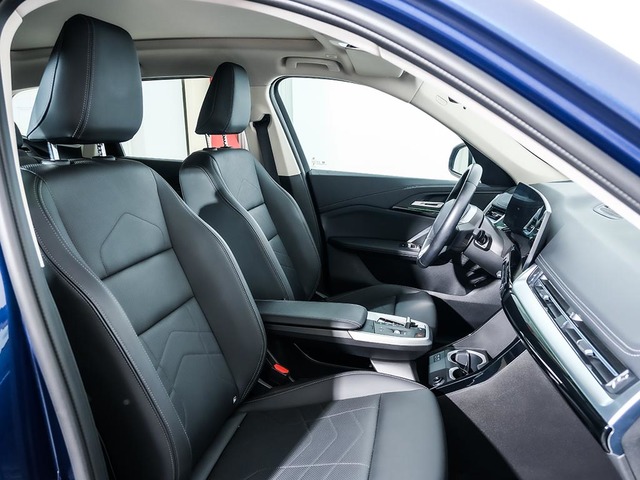 BMW X1 sDrive18d color Azul. Año 2023. 110KW(150CV). Diésel. En concesionario Oliva Motor Tarragona de Tarragona