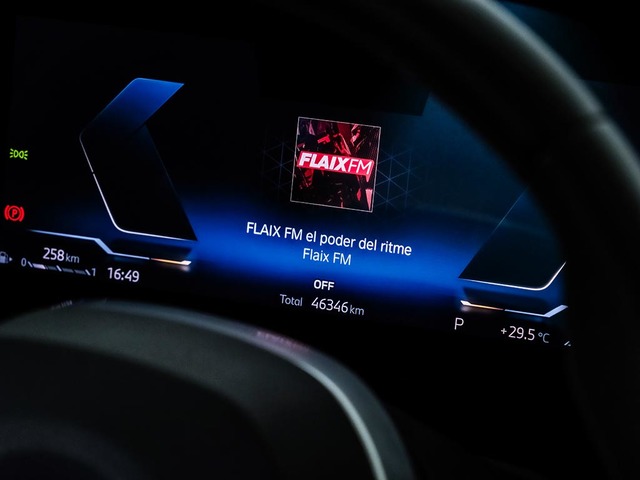 BMW X1 sDrive18d color Azul. Año 2023. 110KW(150CV). Diésel. En concesionario Oliva Motor Tarragona de Tarragona