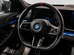 BMW i5 M60 color Verde. Año 2023. 442KW(601CV). Eléctrico. En concesionario Oliva Motor Tarragona de Tarragona