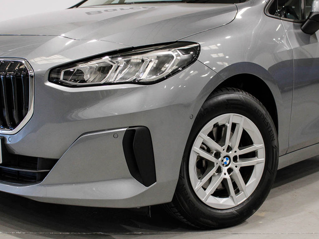 BMW Serie 2 218d Active Tourer color Gris. Año 2022. 110KW(150CV). Diésel. En concesionario Barcelona Premium -- GRAN VIA de Barcelona