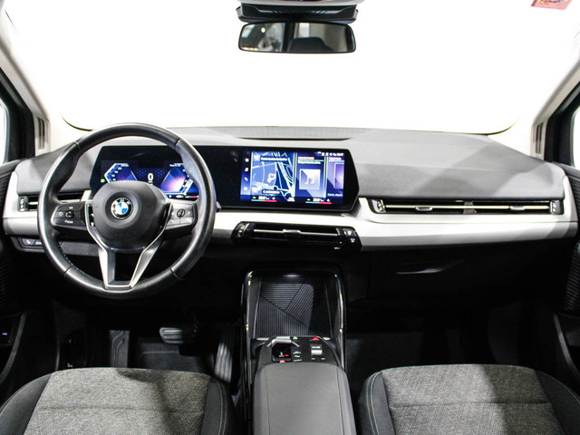 BMW Serie 2 218d Active Tourer color Gris. Año 2022. 110KW(150CV). Diésel. En concesionario Barcelona Premium -- GRAN VIA de Barcelona