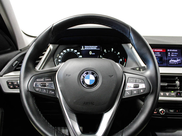 BMW Serie 1 118d color Gris. Año 2019. 110KW(150CV). Diésel. En concesionario Barcelona Premium -- GRAN VIA de Barcelona