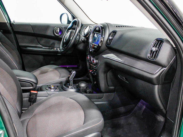 fotoG 16 del MINI MINI Countryman Cooper 100 kW (136 CV) 136cv Gasolina del 2020 en Barcelona