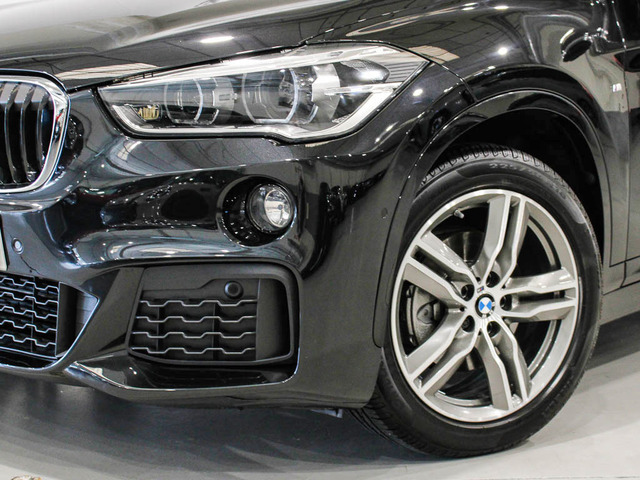 BMW X1 sDrive18d color Negro. Año 2019. 110KW(150CV). Diésel. En concesionario Barcelona Premium -- GRAN VIA de Barcelona