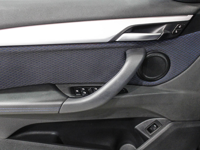 BMW X1 sDrive18d color Negro. Año 2019. 110KW(150CV). Diésel. En concesionario Barcelona Premium -- GRAN VIA de Barcelona