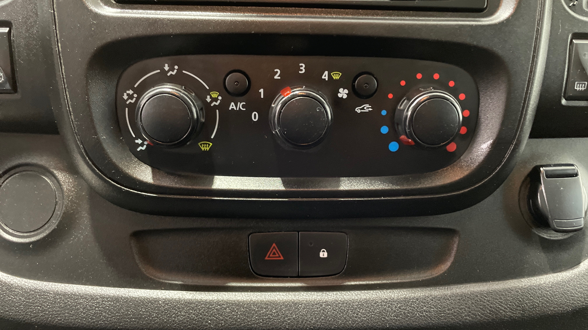 Renault Trafic dCi 120 Combi en Barcelona