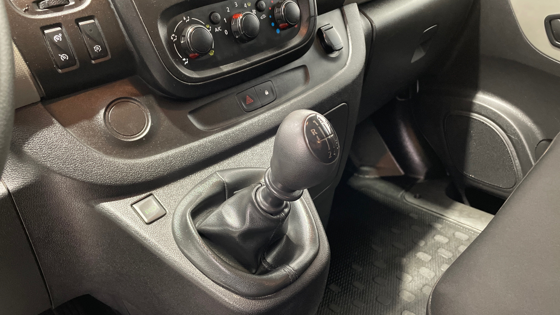 Renault Trafic dCi 120 Combi en Barcelona