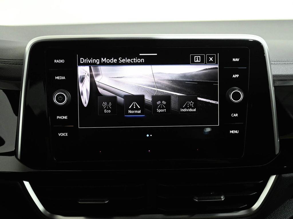 Volkswagen T-Roc R-Line 1.5 TSI 110 kW (150 CV) DSG 14