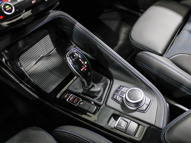 BMW X1 sDrive18d color Gris. Año 2020. 110KW(150CV). Diésel. En concesionario Barcelona Premium -- GRAN VIA de Barcelona