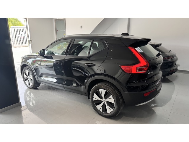 Volvo XC40 B3 G Core Auto 120 kW (163 CV)