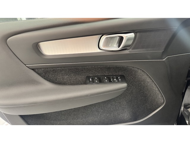 Volvo XC40 B3 G Core Auto 120 kW (163 CV)