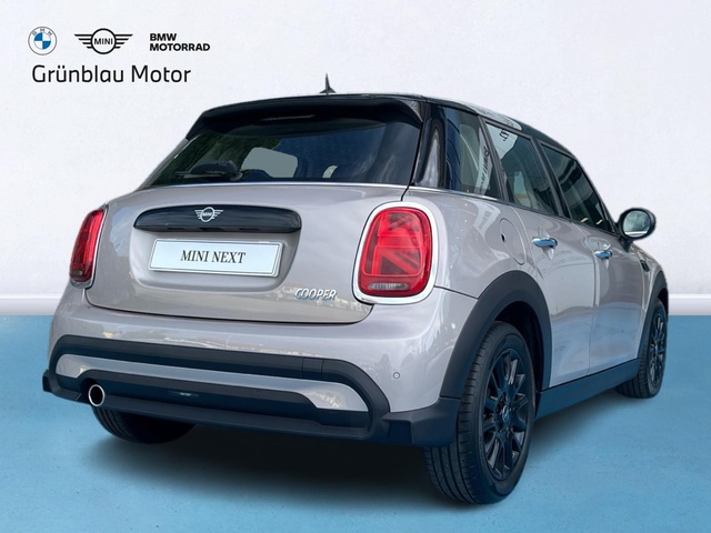 fotoG 3 del MINI MINI 5 Puertas Cooper 100 kW (136 CV) 136cv Gasolina del 2022 en Cantabria