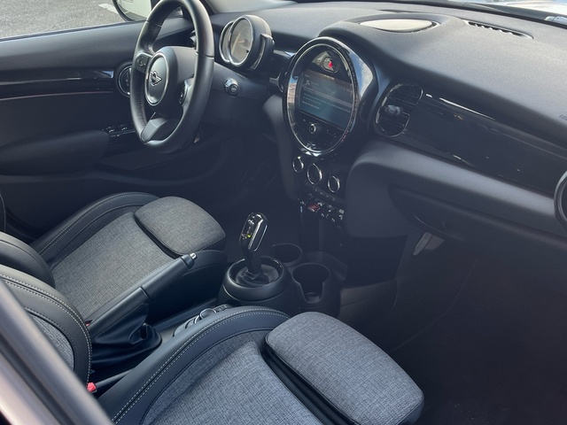 fotoG 7 del MINI MINI 5 Puertas Cooper 100 kW (136 CV) 136cv Gasolina del 2022 en Cantabria