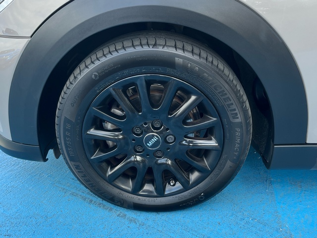 fotoG 12 del MINI MINI 5 Puertas Cooper 100 kW (136 CV) 136cv Gasolina del 2022 en Cantabria