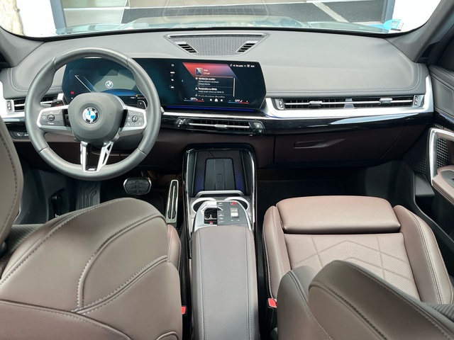 BMW X1 sDrive20i color Verde. Año 2024. 125KW(170CV). Gasolina. En concesionario Grünblau Motor (Bmw y Mini) de Cantabria
