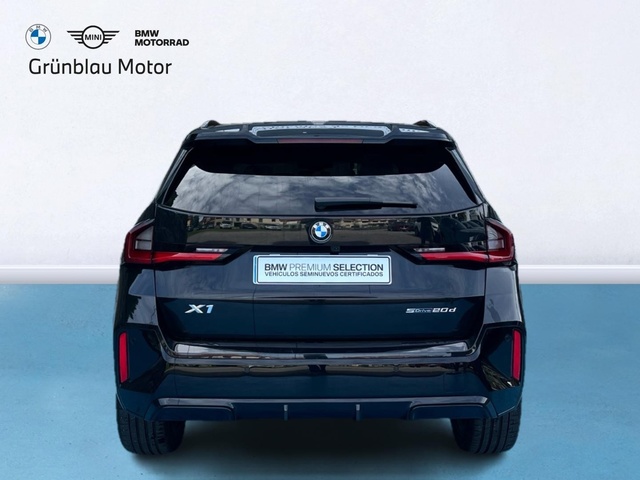 BMW X1 sDrive20d color Negro. Año 2024. 120KW(163CV). Diésel. En concesionario Grünblau Motor (Bmw y Mini) de Cantabria