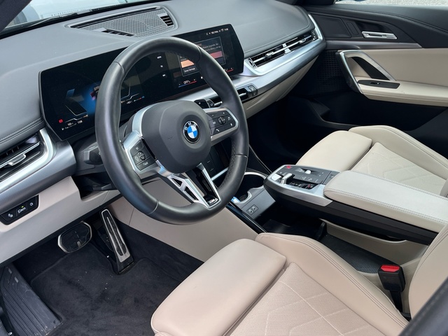 BMW X1 sDrive20d color Negro. Año 2024. 120KW(163CV). Diésel. En concesionario Grünblau Motor (Bmw y Mini) de Cantabria