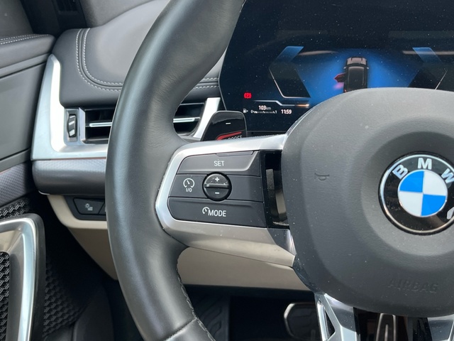 BMW X1 sDrive20d color Negro. Año 2024. 120KW(163CV). Diésel. En concesionario Grünblau Motor (Bmw y Mini) de Cantabria