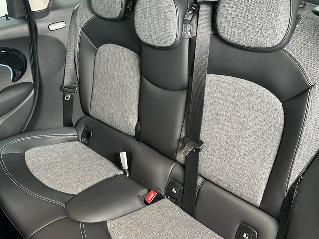 fotoG 8 del MINI MINI 5 Puertas Cooper 100 kW (136 CV) 136cv Gasolina del 2022 en Asturias