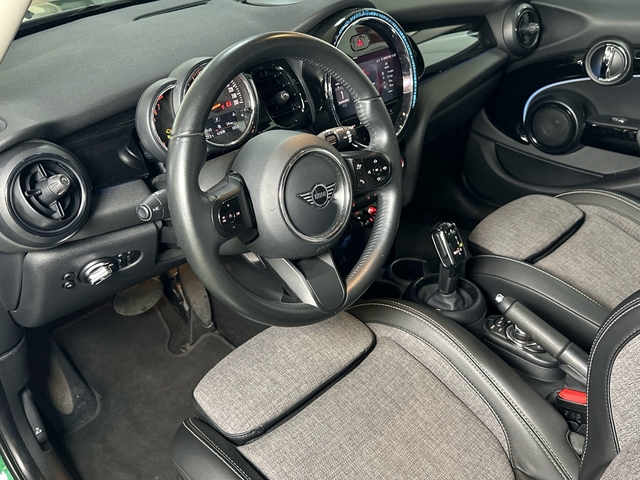 fotoG 13 del MINI MINI 5 Puertas Cooper 100 kW (136 CV) 136cv Gasolina del 2022 en Asturias