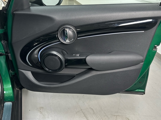 fotoG 17 del MINI MINI 5 Puertas Cooper 100 kW (136 CV) 136cv Gasolina del 2022 en Asturias