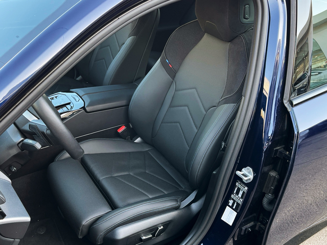 BMW Serie 5 520d Touring color Azul. Año 2024. 145KW(197CV). Diésel. En concesionario CARTAGENA PREMIUM S.L. de Murcia