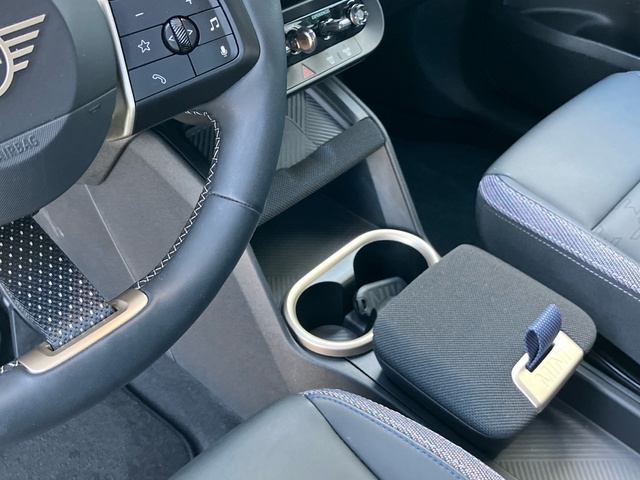 fotoG 16 del MINI MINI Countryman E 150 kW (204 CV) 204cv Eléctrico del 2024 en León