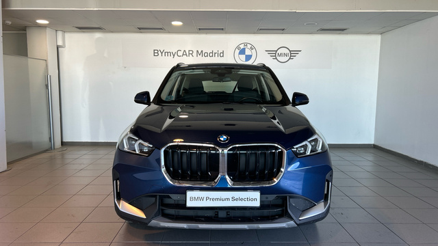BMW X1 sDrive18d color Azul. Año 2022. 110KW(150CV). Diésel. En concesionario BYmyCAR Madrid - Alcalá de Madrid