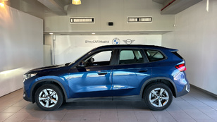 Fotos de BMW X1 sDrive18d color Azul. Año 2022. 110KW(150CV). Diésel. En concesionario BYmyCAR Madrid - Alcalá de Madrid
