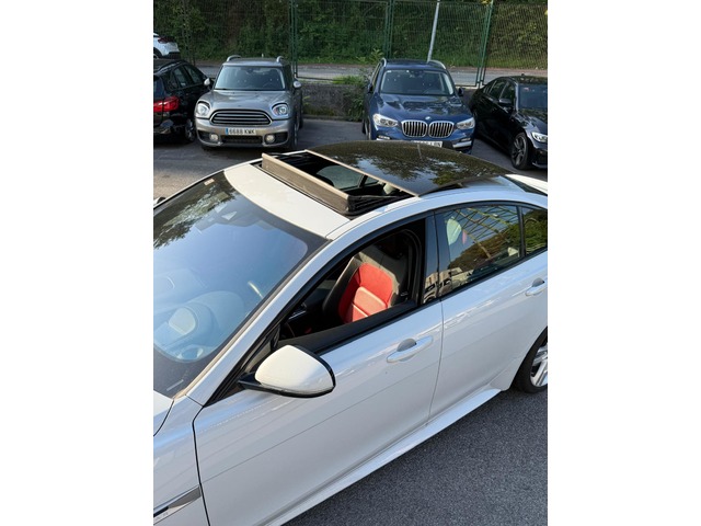 Jaguar XE 2.0 GTDi Petrol Pure Auto 177 kW (240 CV)