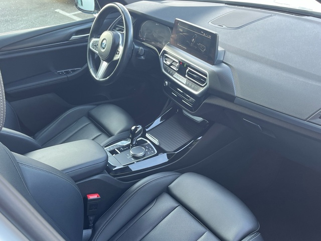 BMW X3 xDrive30e color Blanco. Año 2023. 215KW(292CV). Híbrido Electro/Gasolina. En concesionario Grünblau Motor (Bmw y Mini) de Cantabria