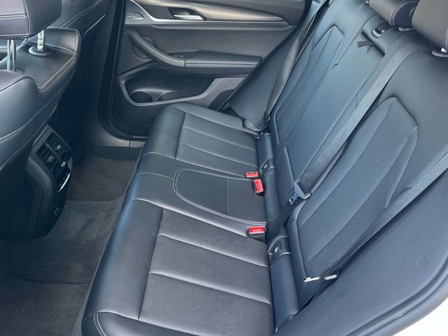 BMW X3 xDrive30e color Blanco. Año 2023. 215KW(292CV). Híbrido Electro/Gasolina. En concesionario Grünblau Motor (Bmw y Mini) de Cantabria