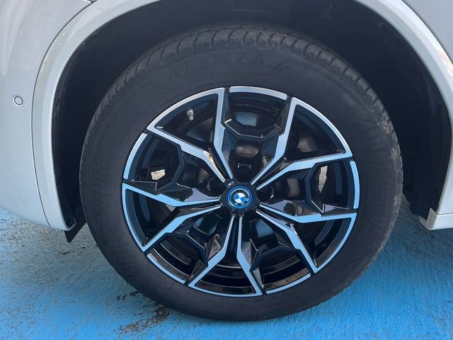 BMW X3 xDrive30e color Blanco. Año 2023. 215KW(292CV). Híbrido Electro/Gasolina. En concesionario Grünblau Motor (Bmw y Mini) de Cantabria