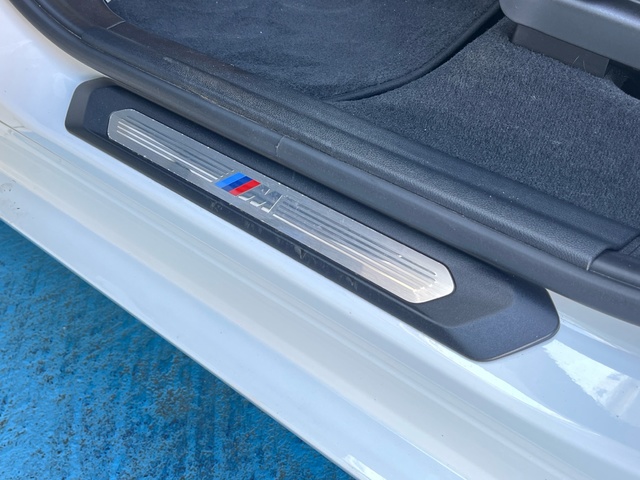 BMW X3 xDrive30e color Blanco. Año 2023. 215KW(292CV). Híbrido Electro/Gasolina. En concesionario Grünblau Motor (Bmw y Mini) de Cantabria