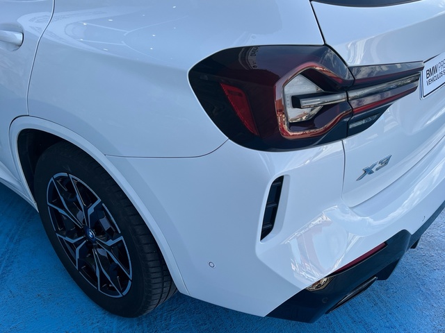 BMW X3 xDrive30e color Blanco. Año 2023. 215KW(292CV). Híbrido Electro/Gasolina. En concesionario Grünblau Motor (Bmw y Mini) de Cantabria