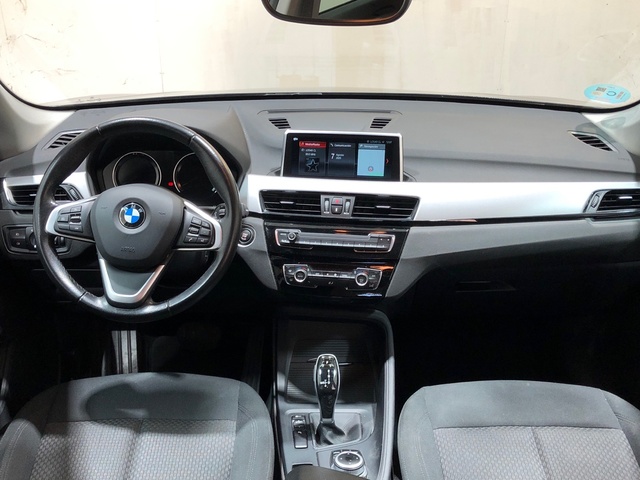 BMW X1 sDrive18d color Negro. Año 2021. 110KW(150CV). Diésel. En concesionario Movilnorte El Plantio de Madrid