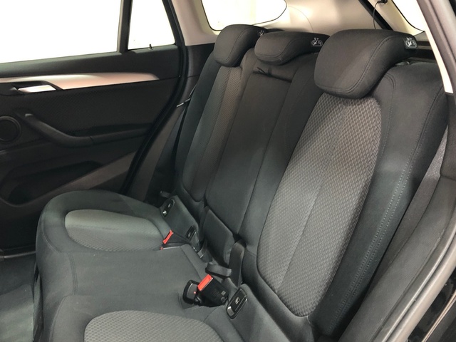 BMW X1 sDrive18d color Negro. Año 2021. 110KW(150CV). Diésel. En concesionario Movilnorte El Plantio de Madrid