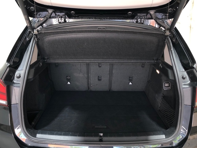 BMW X1 sDrive18d color Negro. Año 2021. 110KW(150CV). Diésel. En concesionario Movilnorte El Plantio de Madrid