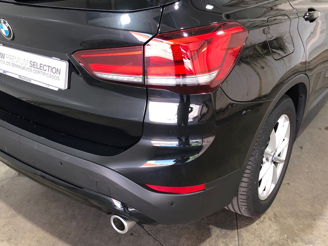 BMW X1 sDrive18d color Negro. Año 2021. 110KW(150CV). Diésel. En concesionario Movilnorte El Plantio de Madrid