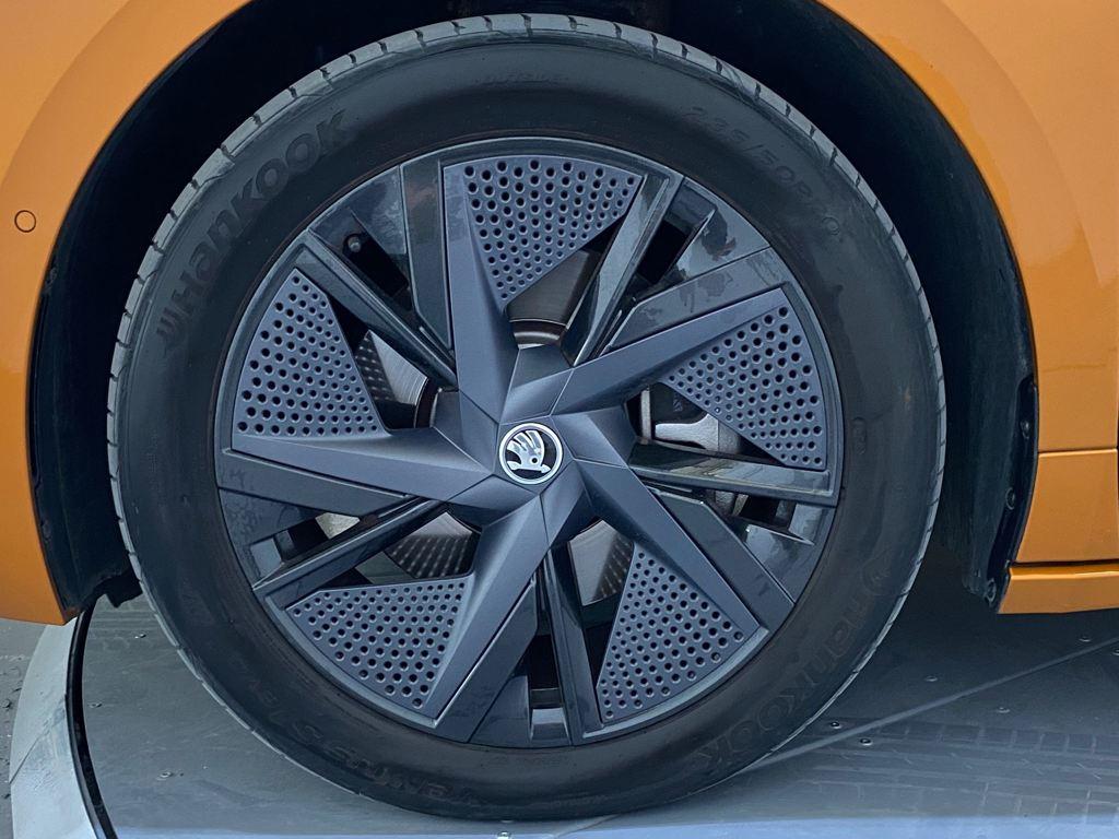 IV RS 220 kW (300 CV) 82kWh