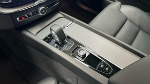 Volvo XC60 T6 Recharge Plus Dark AWD Auto 257 kW (350 CV) - 15 Volvo XC60 T6 Ocasión 257 KW (350CV) - 15