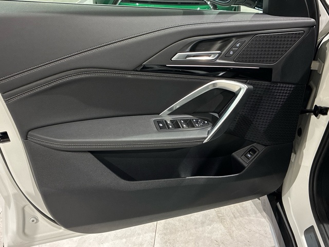 BMW X1 sDrive18i color Blanco. Año 2022. 100KW(136CV). Gasolina. En concesionario BMW Marcos Automoción de Valencia