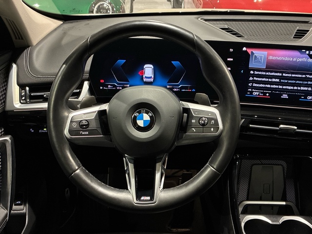 BMW X1 sDrive18i color Blanco. Año 2022. 100KW(136CV). Gasolina. En concesionario BMW Marcos Automoción de Valencia