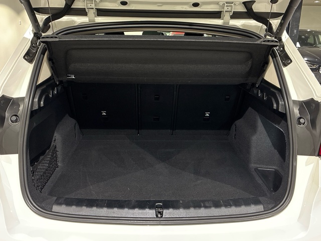 BMW X1 sDrive18i color Blanco. Año 2022. 100KW(136CV). Gasolina. En concesionario BMW Marcos Automoción de Valencia