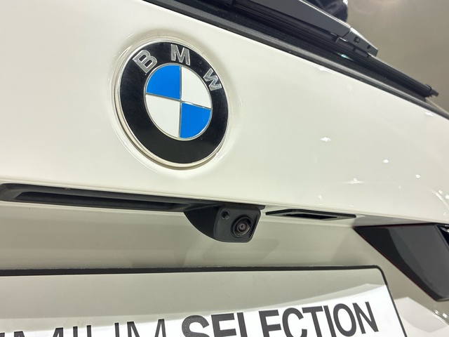 BMW X1 sDrive18i color Blanco. Año 2022. 100KW(136CV). Gasolina. En concesionario BMW Marcos Automoción de Valencia