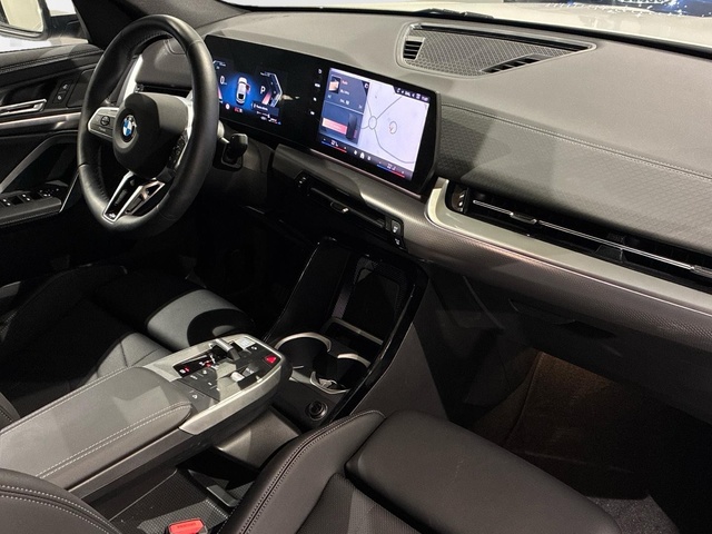 BMW X2 sDrive18d color Blanco. Año 2024. 110KW(150CV). Diésel. En concesionario BMW Marcos Automoción de Valencia