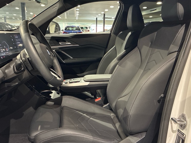 BMW X2 sDrive18d color Blanco. Año 2024. 110KW(150CV). Diésel. En concesionario BMW Marcos Automoción de Valencia